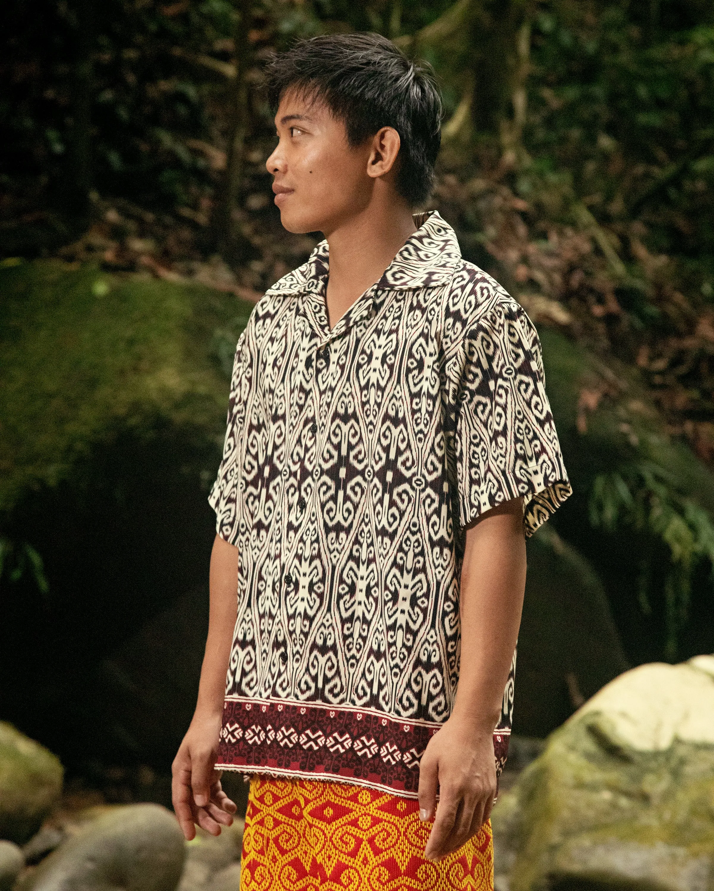 Baju Pantai Borneo (White Burgundy)