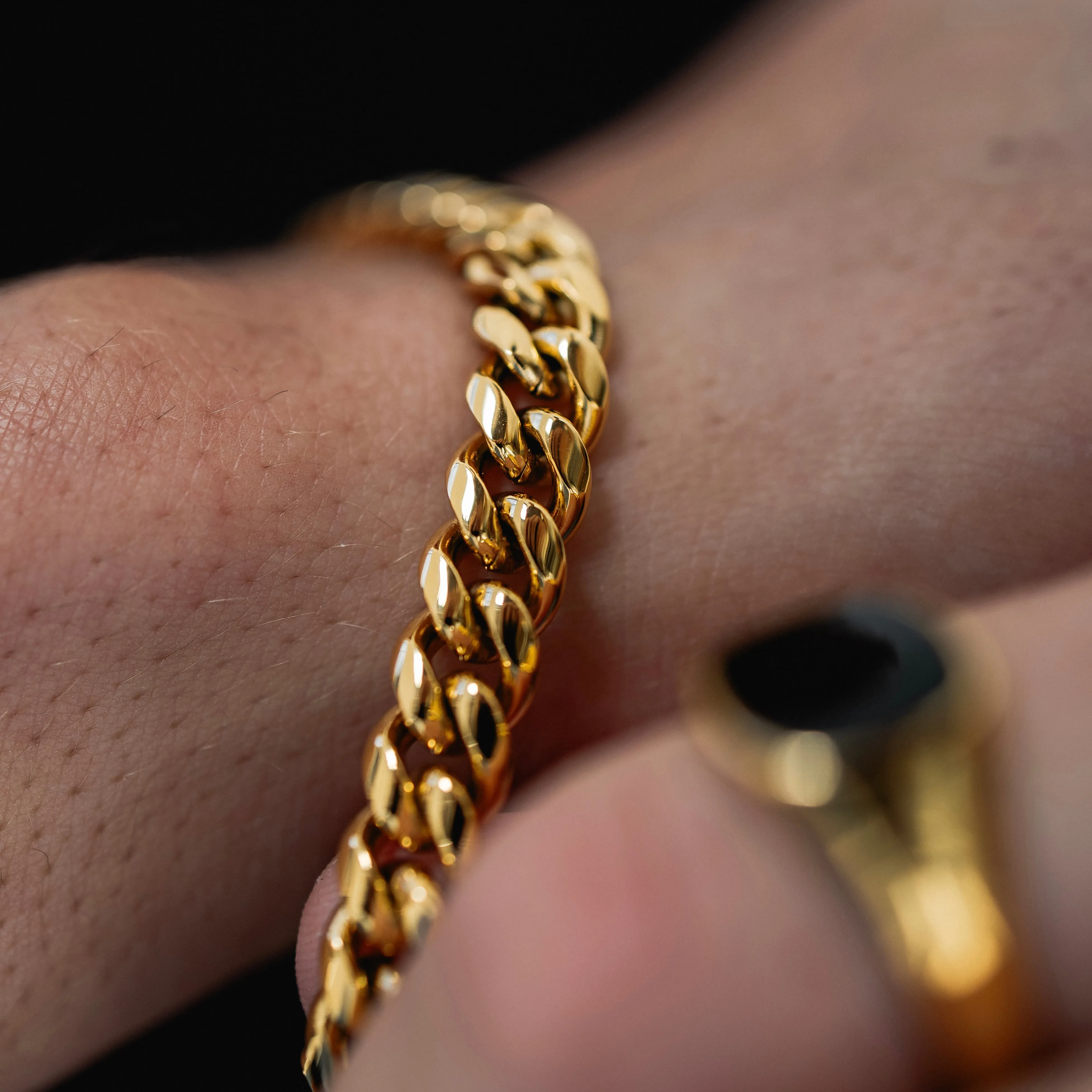 Classic Cuban Link Bracelet 8mm (18k Gold)