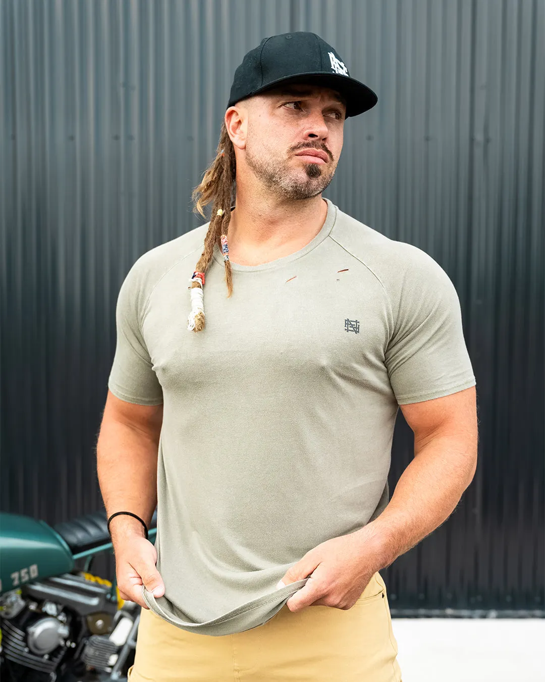 MOTO DISTRESSED TEE - OLIVE